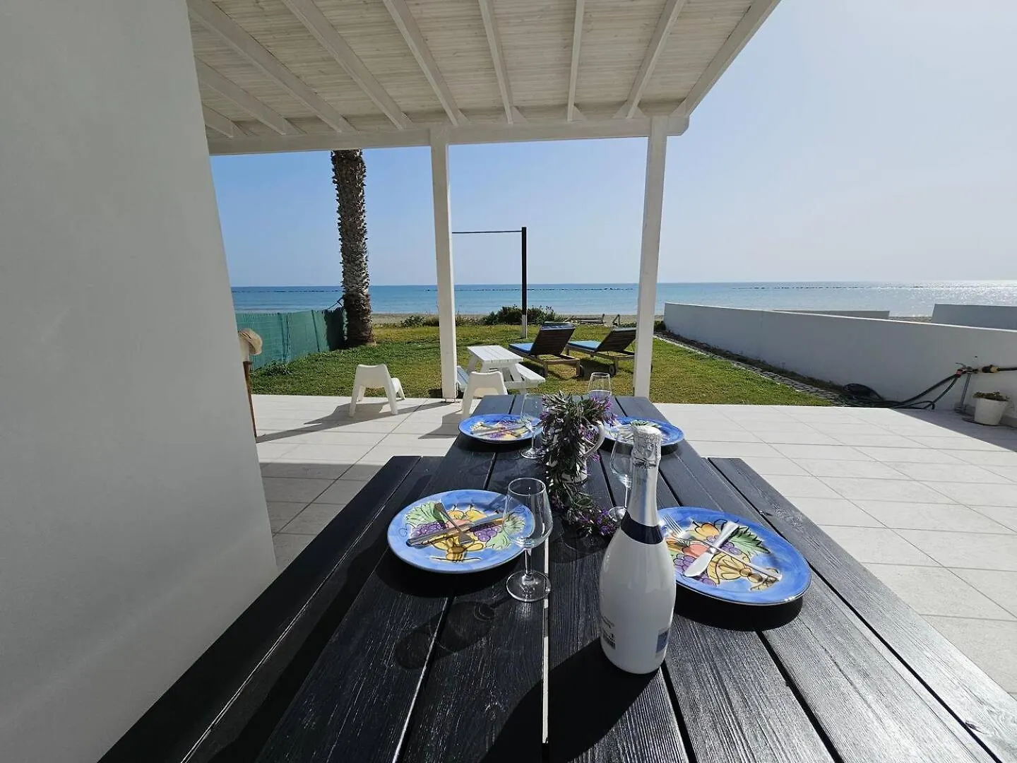 Ammos Beachfront Villa Paradise Larnaka Zypern