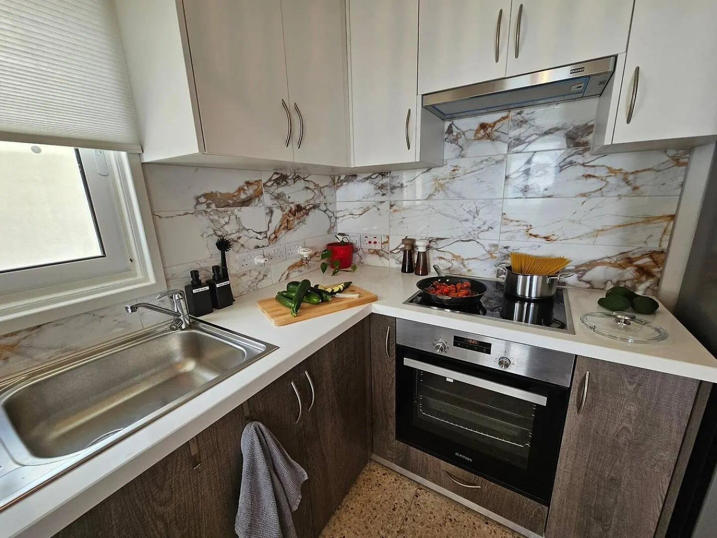 Ammos Beachfront Villa Paradise Larnaca 0*,